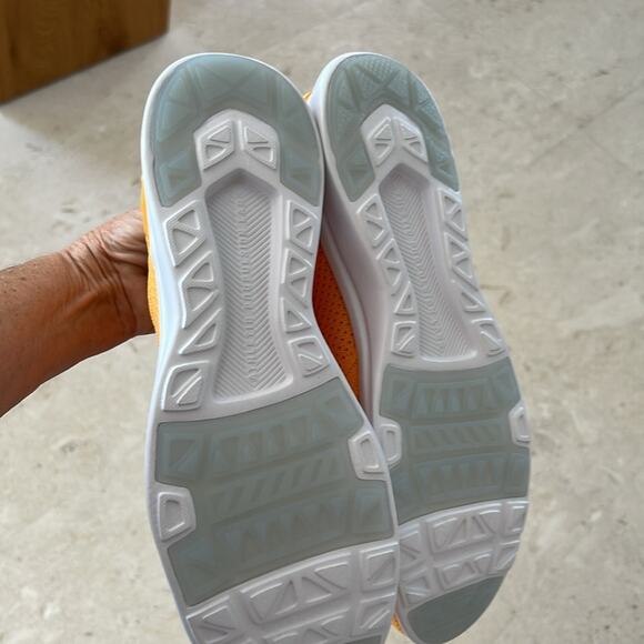 NIB $250 APL Men's techloom tracer 10.5 mango / white - Picture 7 of 9